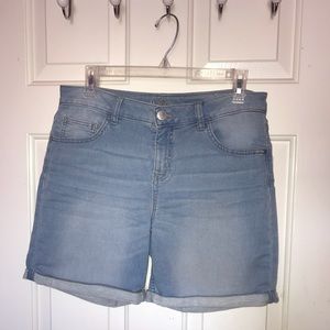 Justice light wash midi short (final price drop)